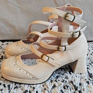Modo lolita maryjanes in off-white, size 8.5 us, 39 eu